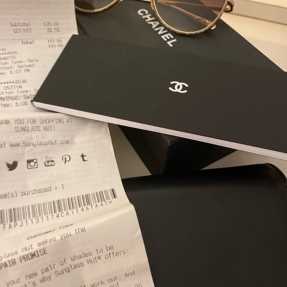 Chanel sun glasses worn a couple times - Picture 7 of 9